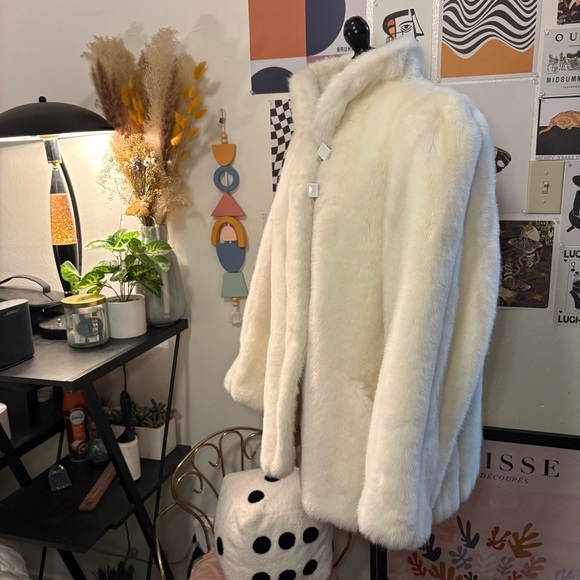 Vintage Grandella Sportowne Cream Faux Fur Coat Size 10 - Picture 3 of 11
